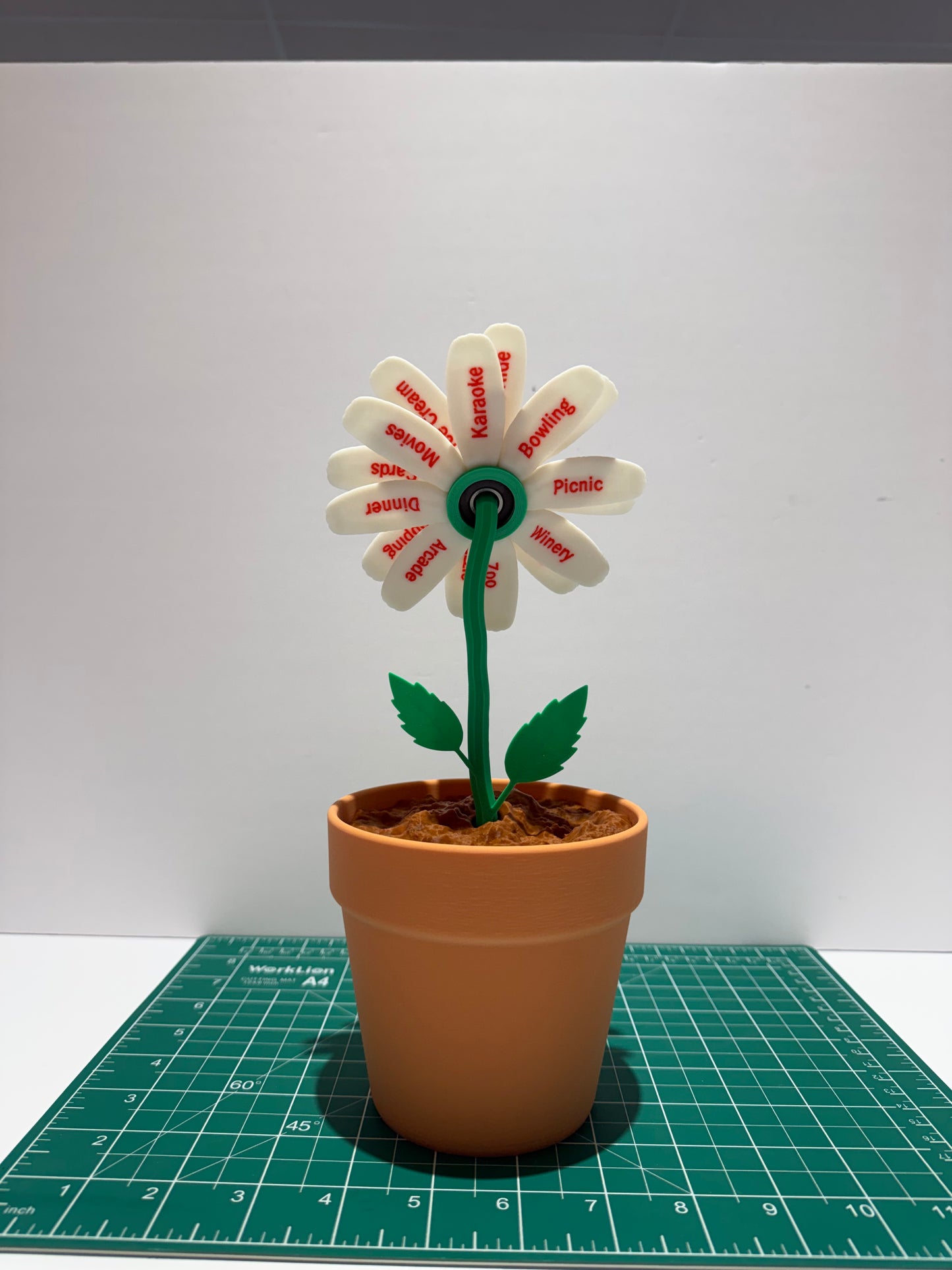 3D Printed Date Night Daisy Spinner | Random Date Idea Generator for Couples
